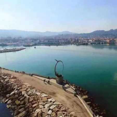 Quadrilocale Cefalonia Con Ampio Giardino A Due Passi Dal Mare *