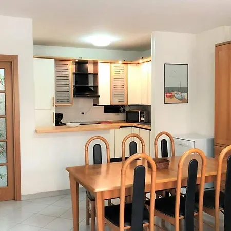 Quadrilocale Cefalonia Con Ampio Giardino A Due Passi Dal Mare