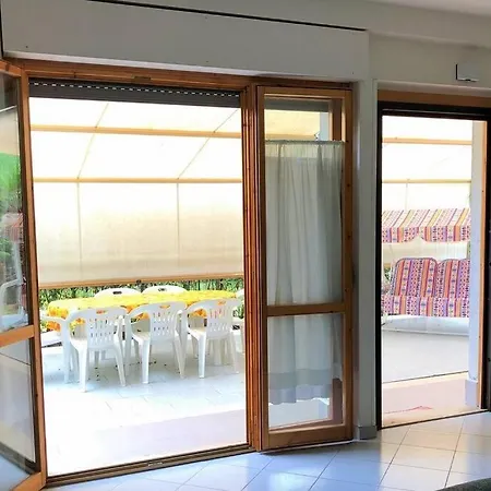 Quadrilocale Cefalonia Con Ampio Giardino A Due Passi Dal Mare *